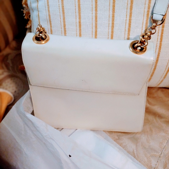 FINAL OFFER SALE! SALVATORE FERRAGAMO IVORY GOLD CROSS BODY MINIMALIST BAG - Picture 11 of 11